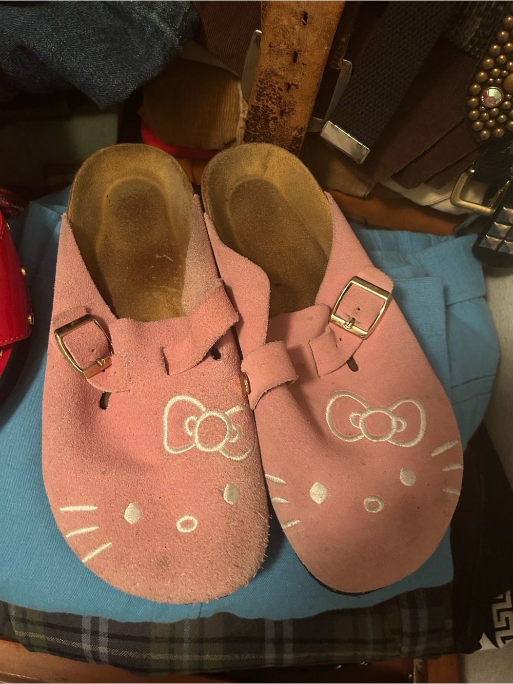 Birkenstocks HELLO KITTY Slip-On Suede Clogs